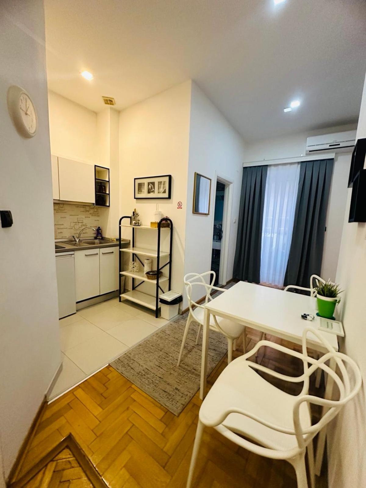 Apartment Saraj-Bosna Free Public Parking SJJ Esterno foto